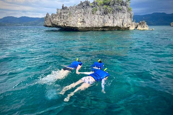 Rangko Cave & Beach Snorkeling Half Day Sharing Trip Labuan Bajo - Amelia Hill Sea View: worth it for the climb, not for guaranteed sunset
