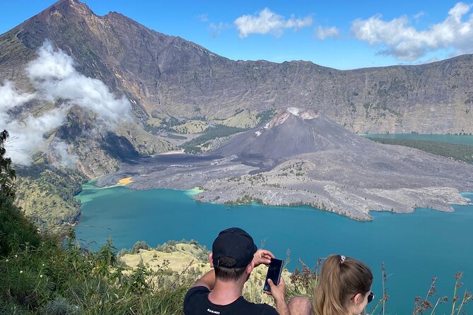 Rinjani Trekking 1 day Trek To the rim via senaru 2,642m - Guides and porters: the difference between hard and enjoyable
