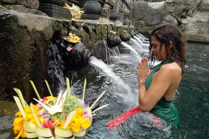 Skip the Line Tirta Empul Temple Entrance Ticket All Inclusive - Time, crowds, and when it’s smart to go early