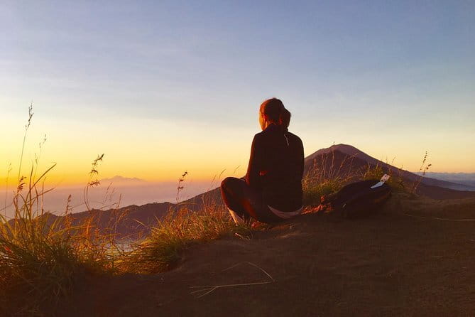 Sunrise Hike + Breakfast with Local Guide & Hotel Pickup - Reaching the Summit in Time for Sunrise
