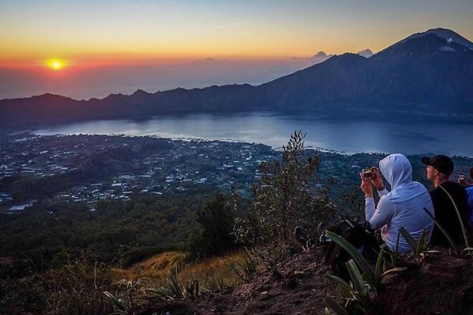 Sunrise Trekking / Hike Mount Batur Private & Natural Hot Spring - Sunrise Viewing, Then 07.00 am Crater Exploration