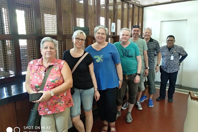 Surabaya Shore Excursion For Cruise Passengers - Klenteng Hong Tiek Hian: Chinese temple architecture that calms the pace