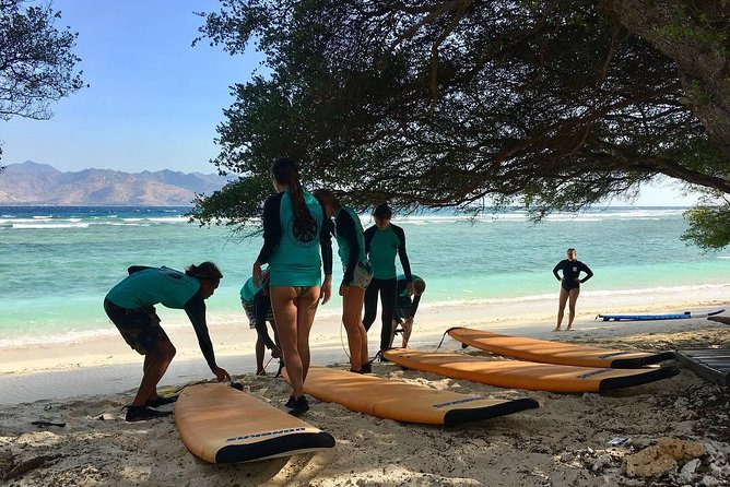 Surf Lesson Gili Trawangan - Included gear: what you get and what to bring