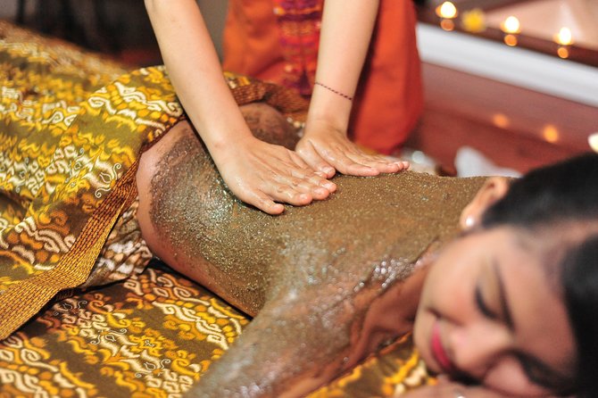 Sweet Dream Couple Treatment by ANJALI SPA - The private couple setup, including the welcome and staff touches