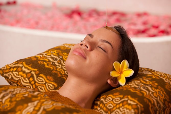 Sweet Dream Couple Treatment by ANJALI SPA - Flower milk jacuzzi for 15 minutes with bubbles: the romantic payoff