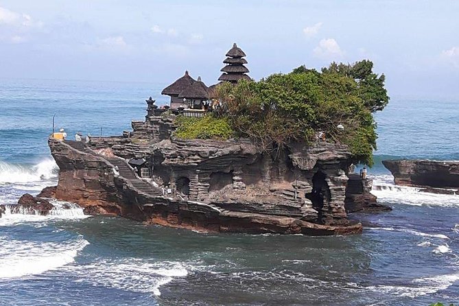 Tanah Lot And Ubud - Full Day Private Tour - Tanah Lot Temple: Coastal Worship and the Famous Two-Temple Spot