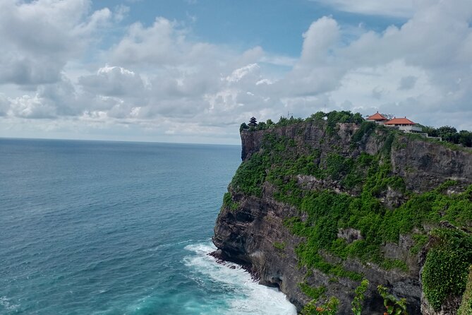 Tanah Lot and Uluwatu Temple Private Guided Tour - The kecak and fire dance: where timing becomes the whole show