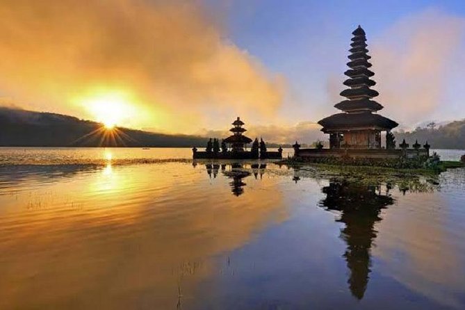 Tanah Lot - Jatiluwih (UNESCO) - Beratan lake -Hidden hill (Wanagiri)-FREE WI-FI - Tanah Lot: the sea temple photo stop that hits fast
