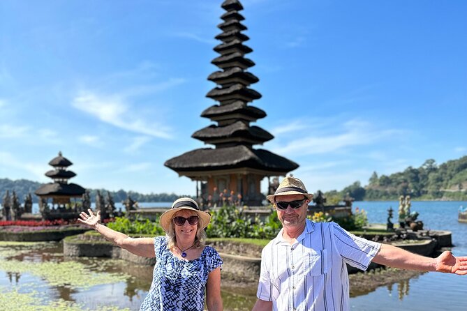 Tanah Lot Tour & North Bali Tour : All-Inclusive Best Experience - Wanagiri Twin Lake selfie stop: Buyan and Tamblingan views with a sunset-friendly window