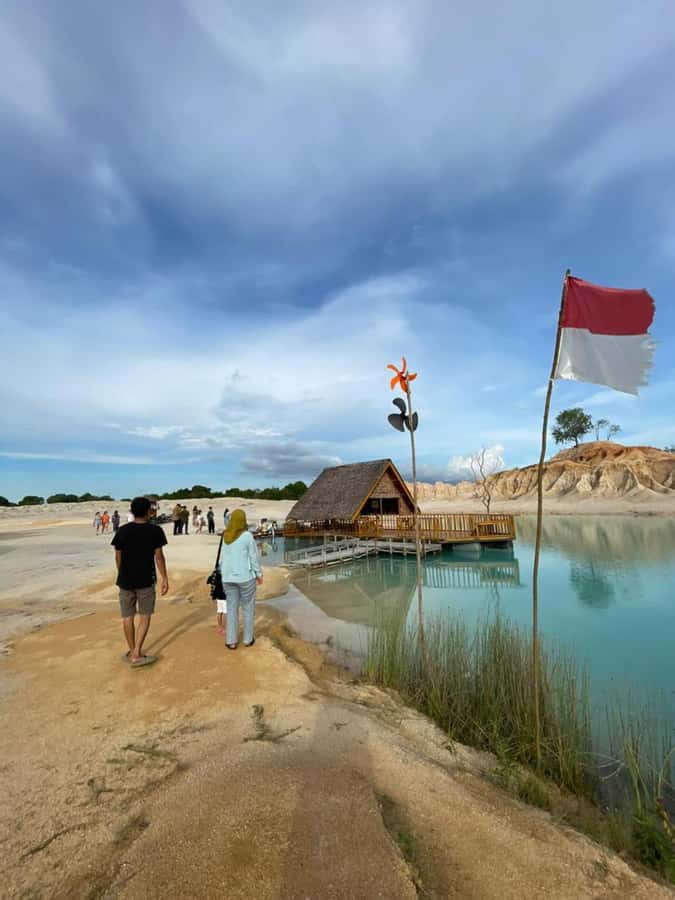 Teluk Sebong: Bintan Desert and Blue Lake Trip - Blue Lake and sand dunes on Bintan, why this short trip works