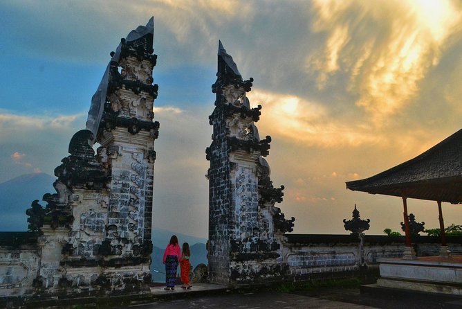 The Gates of Heaven Lempuyang Tours All Inclusive - Gates of Heaven at Lempuyang Temple, with a sunrise that actually works