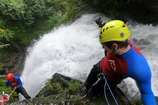 The Natural Canyoning in Alam Canyon - The Narrow Gorge Section: Jumps, Technical Rappels, Fast Water