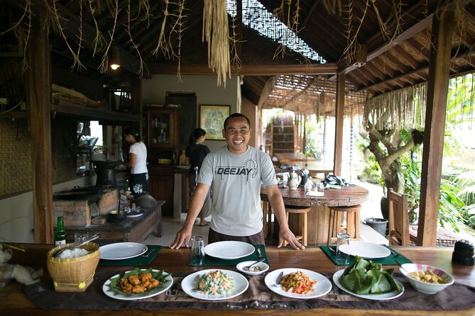 Traditional Balinese Meal in Ubud in Dewa's Family Village Home - A Traditional Balinese Meal Where the Dining Rules Are Different
