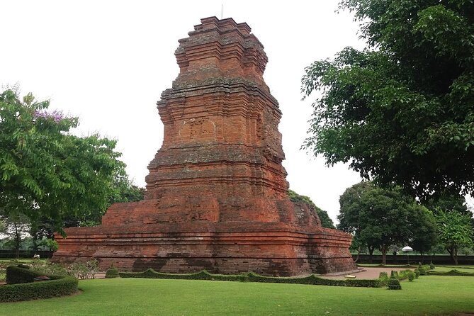 Trowulan Tour Ruin of Majapahit Kingdom from Surabaya - Museum of Trowulan: the artifacts that make the stones readable