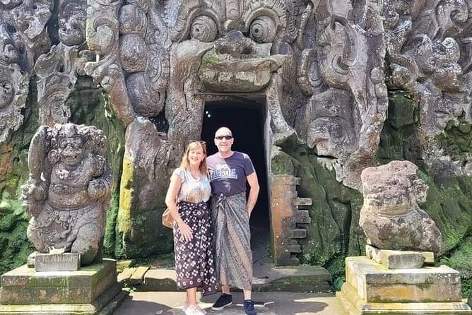 Ubud Bali Driver - Private Driver in Ubud - Stop-by-stop: Kanto Lampo Waterfall without wasting your time