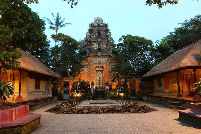 Ubud City Tour I: Monkey Forest, Ubud Palace, Art Market, and Waterfall - Stop 1: Sacred Monkey Forest Sanctuary, macaques and rules you should follow