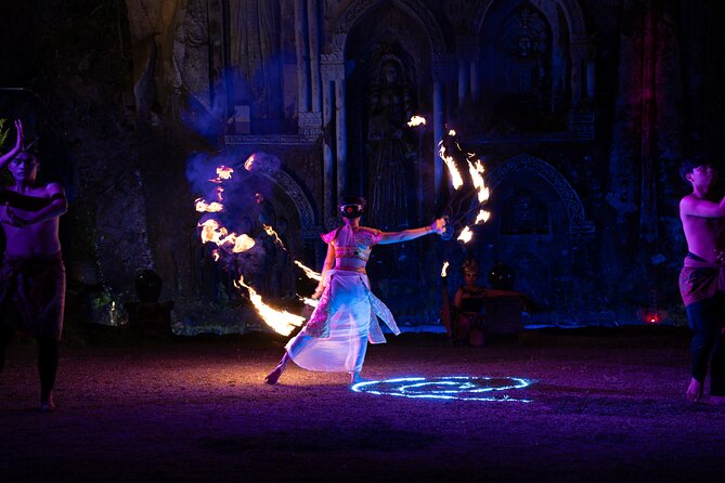 Ubud: Dance Show + Dinner at Lost City - Story of Humanity - Where the night starts: choosing your side in Ubud