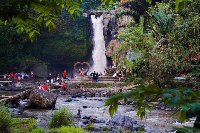 Ubud Excursion: Barong Dance, Art Villages, Nature, Temple and Waterfall - Puseh Batuan Temple: architecture you can read
