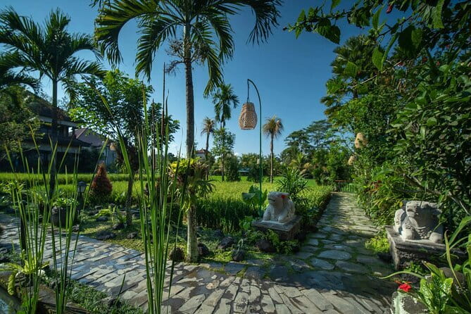 Ubud Luxury Bali Spa Package with amidst rice fields - How the ritual works: paste, yoghurt, then the massage phase