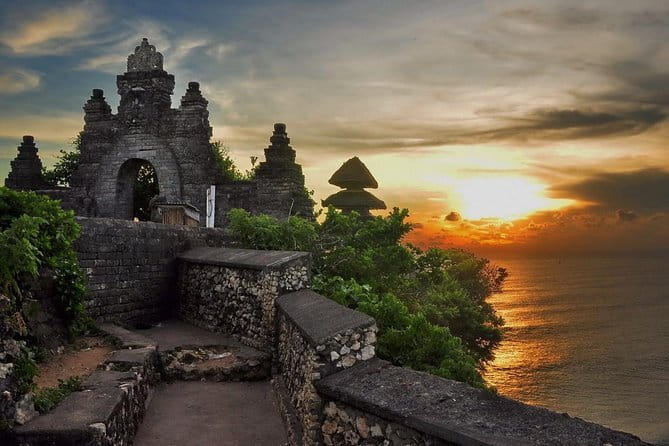 Ubud Private Tour From Cruise Port Benoa Bali All Inclusive - Lodtunduh coffee and tea, the break that makes the day work