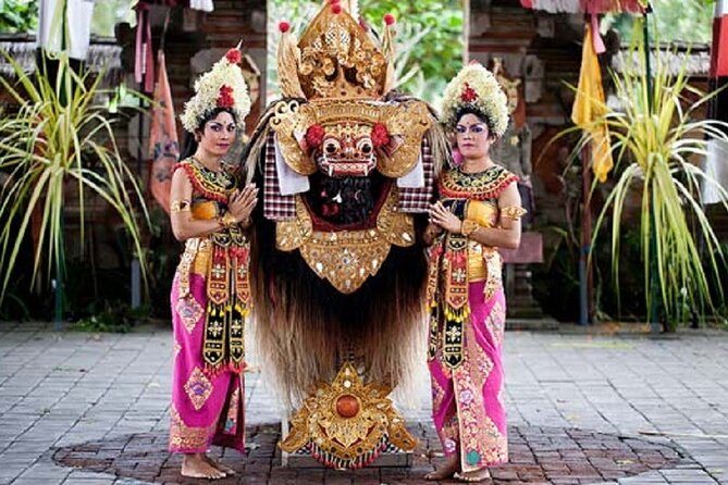 Ubud Private Tour : Ubud Temple and Authentic of Ubud - Batuan Temple stop: carvings, painting tradition, and quieter time