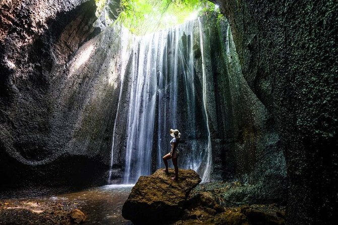 Ubud Private Tour - Waterfalls, Water Temple & Rice Terraces - Tibumana Waterfall near Ubud: Calm Jungle and Easygoing Photos