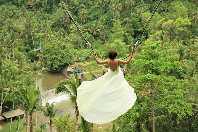 Ubud Private Tours with Jungle Swing Experience - all inclusive - Stop 6: Puseh Batuan Temple, a quick spiritual pause