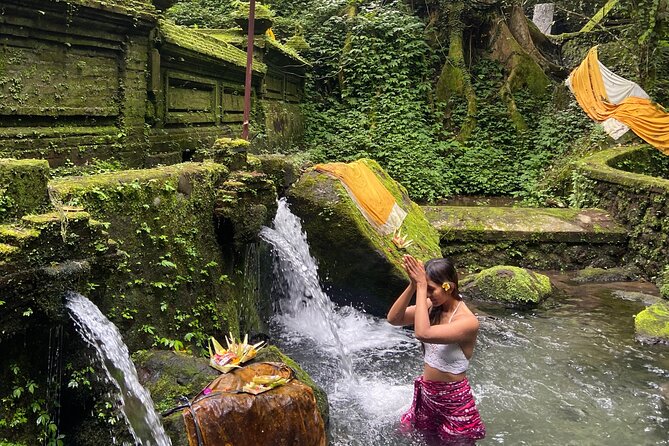 Ubud Shamanic Healing and Purification Ceremony - What bathing at the spring pools feels like
