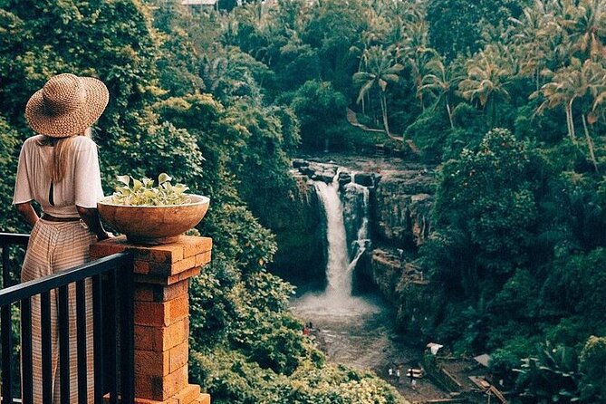 Ubud: Swing - Monkey Forest - Waterfall - Temple - Rice Terraces - Art Crafts - Tirta Empul Temple: understanding the purification ritual