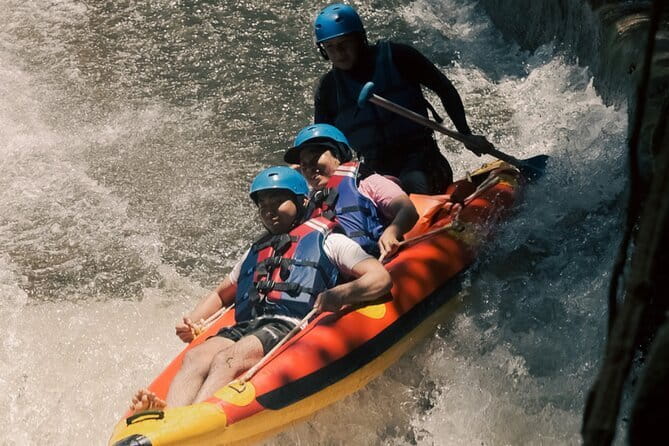 Ubud White Water Rafting with Buffet Lunch - The safety rhythm: guide leadership in grade 2-3 water