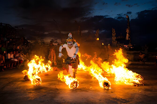 Uluwatu Sunset,Kecak Dance and Diner Seafood In Jimbaran - Kecak and fire dance: a performance you can feel in your chest
