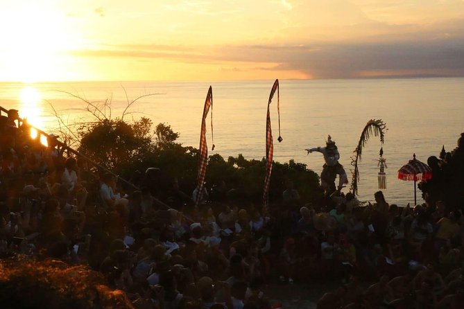 Uluwatu Temple Sunset and Kecak Fire Dance - Kecak Fire Dance: the chant, then the fire