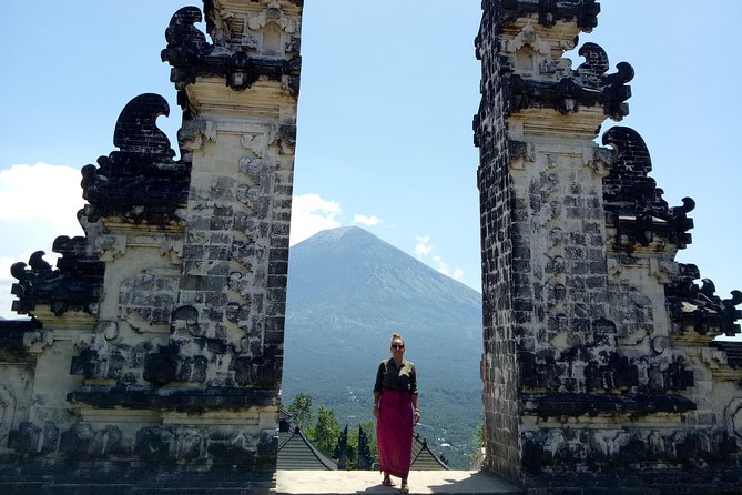 Wonderful Bali In 3 Days Private Tour - Day 1 in Ubud: Carvings, Waterfalls, Rice Terraces, and the Monkey Forest