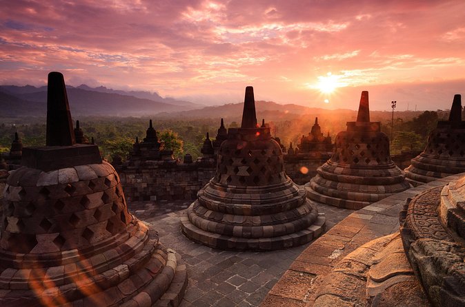 Yogyakarta: Borobudur Sunset Shared Guided Tour - Comfort and Photo Tips for Sunset Timing
