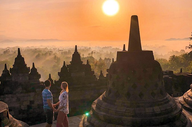 Yogyakarta: Borobudur Temple Climb Up and Prambanan Temple Tour - Prambanan Temple: UNESCO drama, plus a Monday twist