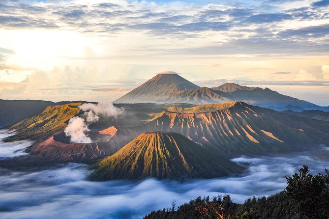 Yogyakarta: Bromo and Ijen Volcano Tour Starts from Yogyakarta - Java’s famous craters, timed for real views