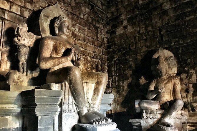 Yogyakarta Day trip Borobudur & Prambanan Temples - Borobudur at dawn: Syailendra-era stone and why sunrise is worth it