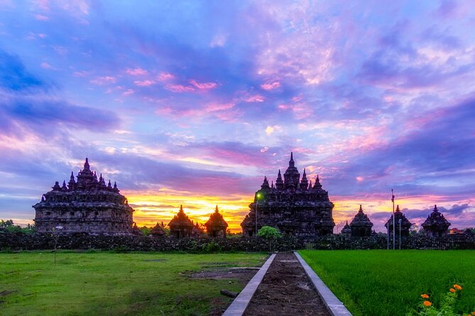 Yogyakarta Day trip Borobudur & Prambanan Temples - Guides like Wedha and Rio: why the driver experience matters here