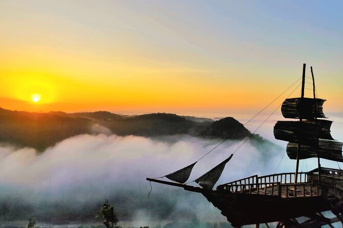 Yogyakarta: SUNRISE Above Cloud & Explore UNESCO Temples w/ GUIDE - Pickup, timing, and group size: the logistics that affect your comfort